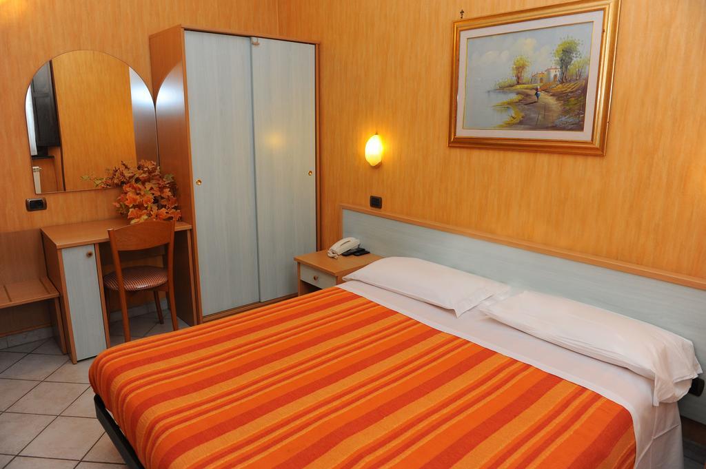 Bussoleno Hotel Isolabella מראה חיצוני תמונה