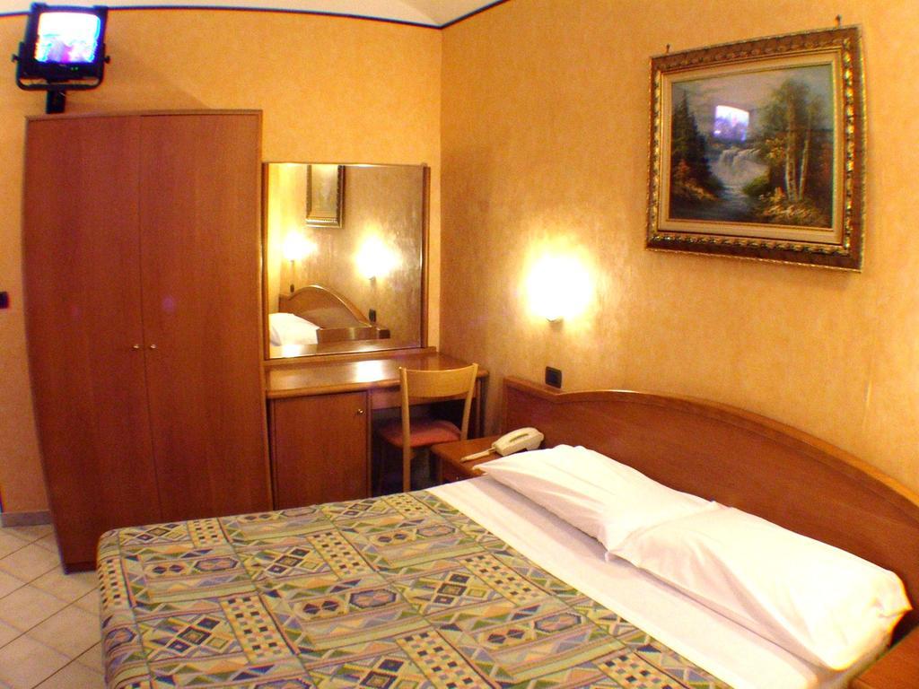 Bussoleno Hotel Isolabella מראה חיצוני תמונה